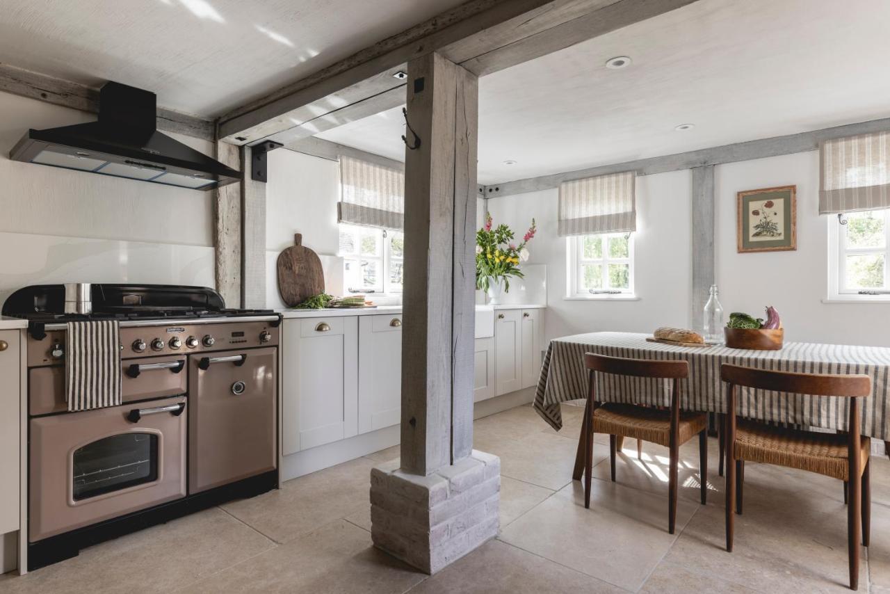 Cosy Cottage With Beautiful Garden, Hottub & Sauna Marden  Exteriör bild