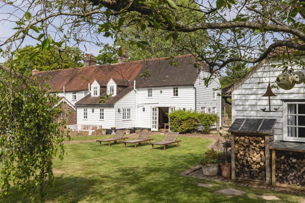 Cosy Cottage With Beautiful Garden, Hottub & Sauna Marden  Exteriör bild